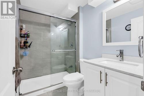 729 Turrell Crescent, Milton, ON - Indoor Photo Showing Bathroom