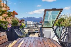 305 1647 E PENDER STREET  Vancouver, BC V5L 1W2