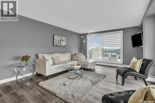 1606 320 5Th Avenue N, Saskatoon, SK - Indoor Photo Showing Living Room