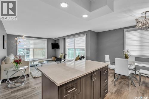1606 320 5Th Avenue N, Saskatoon, SK - Indoor Photo Showing Living Room