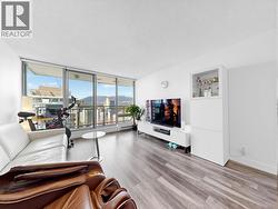 2902 1288 W GEORGIA STREET Vancouver, BC V6E 4R3