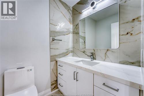 2350 Docherty Drive, Tecumseh, ON - Indoor Photo Showing Bathroom