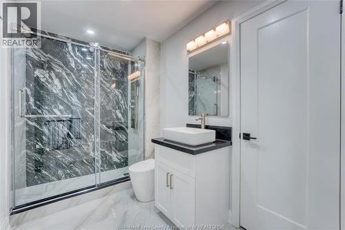 2350 Docherty Drive, Tecumseh, ON - Indoor Photo Showing Bathroom