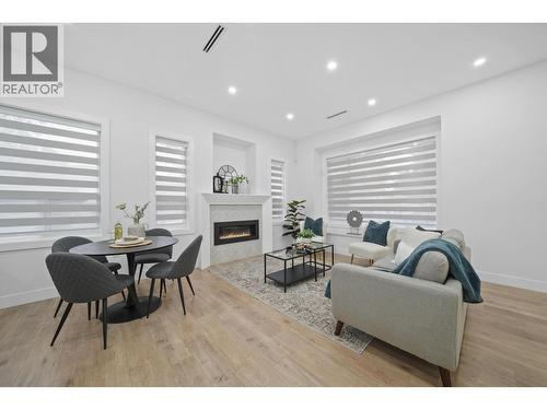 2995 E 17Th Avenue, Vancouver, BC - Indoor With Fireplace