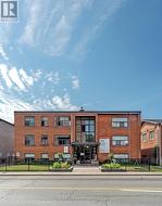 108 - 111 COSBURN AVENUE Toronto, ON M4J 2L1