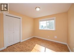 Second bedroom on main floor - 