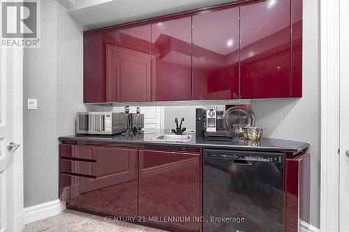 9135 Sideroad 24 Side Road, Erin, ON - Indoor Photo Showing Kitchen