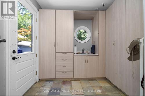 Mudroom with Sink and Walkout - 9135 Sideroad 24 Side Road, Erin, ON - Indoor