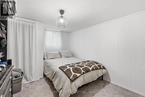 10 Taylor Crescent, Hamilton, ON - Indoor Photo Showing Bedroom