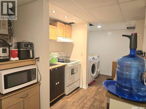 442 Douglas Crescent, Saskatoon, SK - Indoor Photo Showing Laundry Room