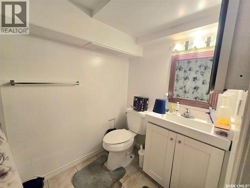 442 Douglas Crescent, Saskatoon, SK - Indoor Photo Showing Bathroom