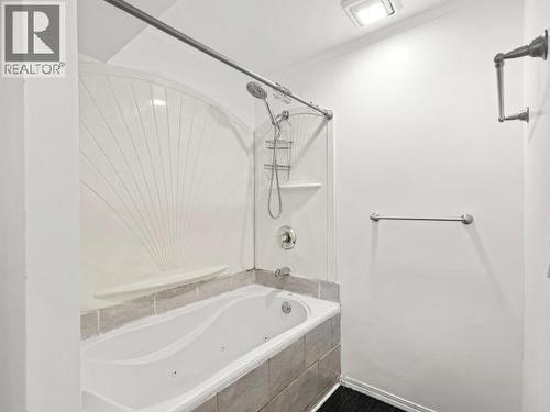 200-26 Azure Road, Whitehorse, YT - Indoor Photo Showing Bathroom