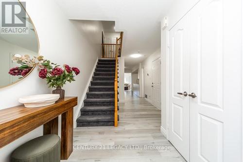 44 Tincomb Crescent, Whitby, ON 