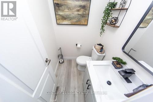 44 Tincomb Crescent, Whitby, ON 