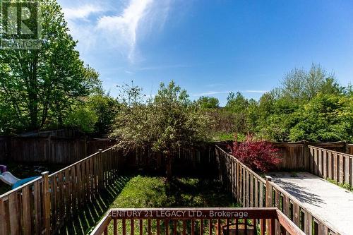 44 Tincomb Crescent, Whitby, ON 