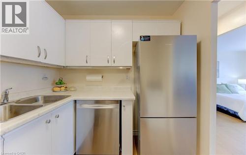 65 Highland Crescent Unit# 204, Kitchener, ON - Indoor Photo Showing Kitchen With Double Sink