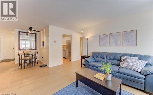 65 Highland Crescent Unit# 204, Kitchener, ON - Indoor Photo Showing Living Room