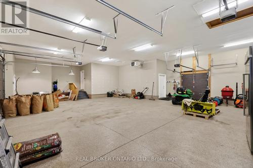 465 Lockmaster Crescent, Ottawa, ON - Indoor Photo Showing Garage
