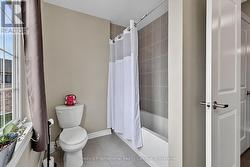 Upper 4pc Bathroom - 