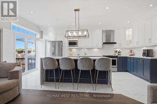 29 Stockell Crescent, Ajax, ON - Indoor Photo Showing Kitchen With Upgraded Kitchen