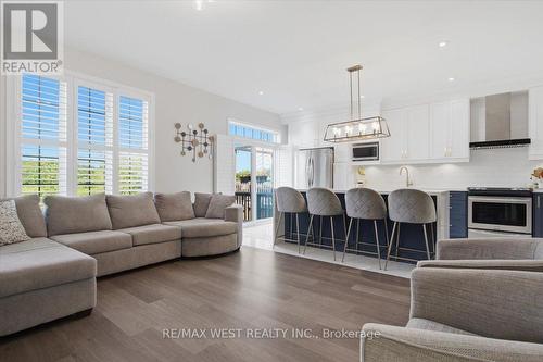 29 Stockell Crescent, Ajax, ON - Indoor Photo Showing Living Room