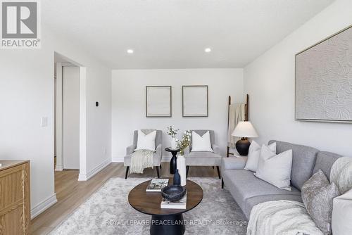 1263 Cherrydown Drive, Oshawa, ON - Indoor Photo Showing Living Room