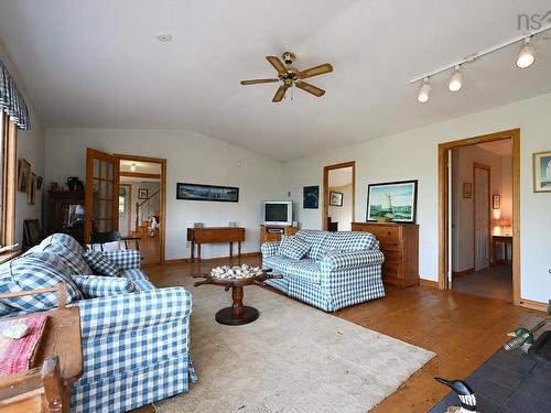 1251 White Point Rd, Smelt Brook, NS - Indoor Photo Showing Living Room