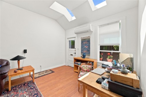 1272 Centre Rd, Victoria, BC - Indoor