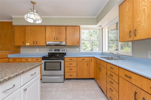 2789 Vanappelen Rd, Nanaimo, BC 