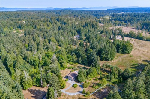 2789 Vanappelen Rd, Nanaimo, BC 