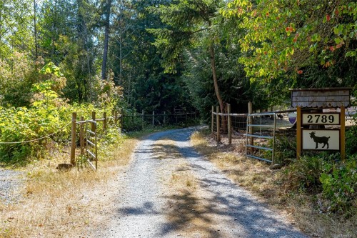 2789 Vanappelen Rd, Nanaimo, BC 