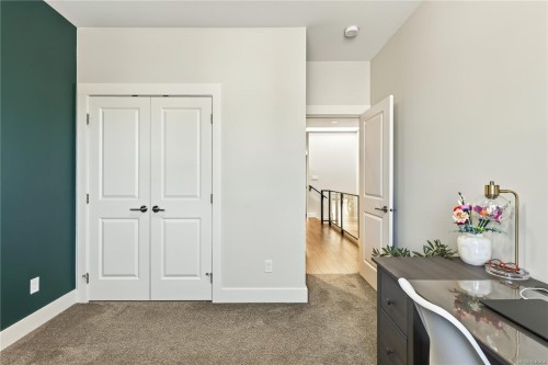 5797 Linyard Rd, Nanaimo, BC - Indoor