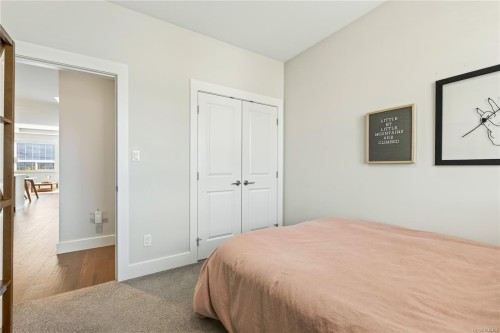 5797 Linyard Rd, Nanaimo, BC - Indoor Photo Showing Bedroom