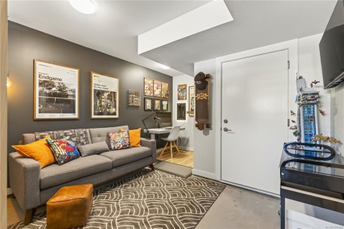 5797 Linyard Rd, Nanaimo, BC - Indoor