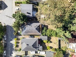 2002 Chambers St Victoria, BC V8J 2W4