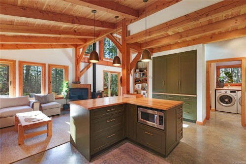 2138 Left Rd, Courtenay, BC 