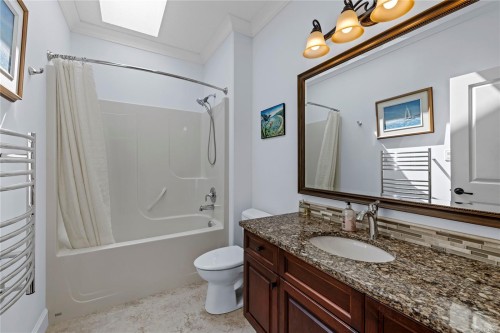 983 Bluffs Dr, Qualicum Beach, BC 