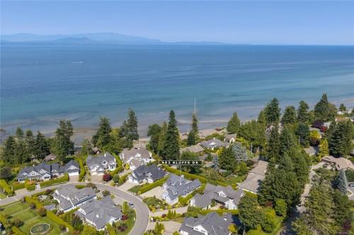983 Bluffs Dr, Qualicum Beach, BC 