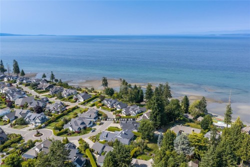 983 Bluffs Dr, Qualicum Beach, BC 