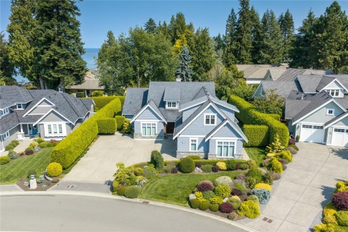 983 Bluffs Dr, Qualicum Beach, BC 