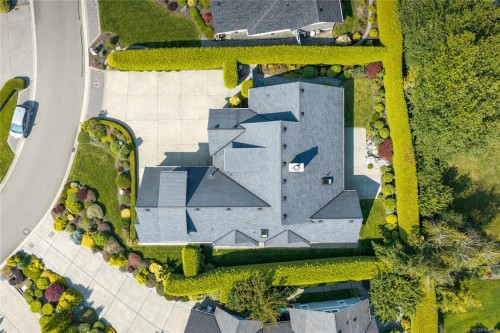 983 Bluffs Dr, Qualicum Beach, BC 