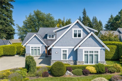 983 Bluffs Dr, Qualicum Beach, BC 