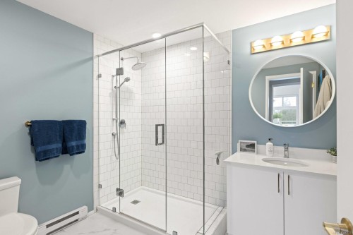 #303-2348 Beacon Ave, Sidney, BC - Indoor Photo Showing Bathroom