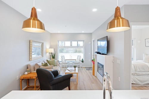 #303-2348 Beacon Ave, Sidney, BC - Indoor