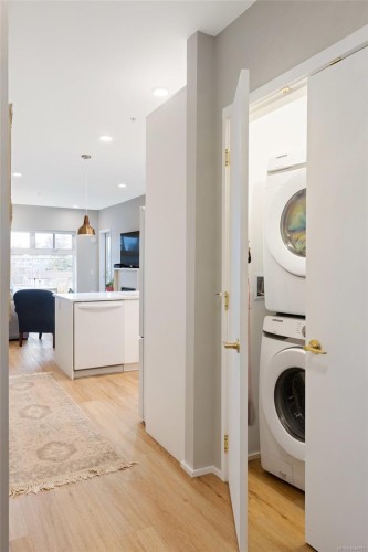 #303-2348 Beacon Ave, Sidney, BC - Indoor Photo Showing Laundry Room