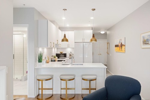 #303-2348 Beacon Ave, Sidney, BC - Indoor Photo Showing Kitchen With Upgraded Kitchen
