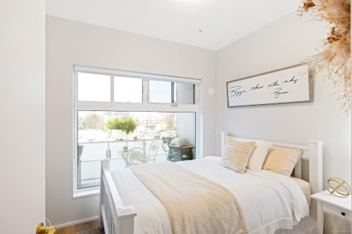 #303-2348 Beacon Ave, Sidney, BC - Indoor Photo Showing Bedroom