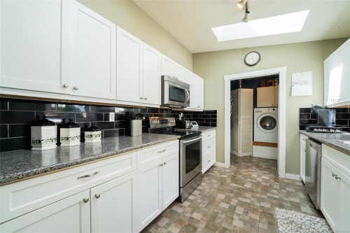2446 Divot Dr, Nanaimo, BC 