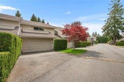 #32-1287 Verdier Ave Central Saanich, BC V8M 1H1