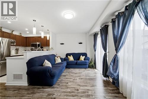 4322 Fairview Street, Burlington, ON - Indoor
